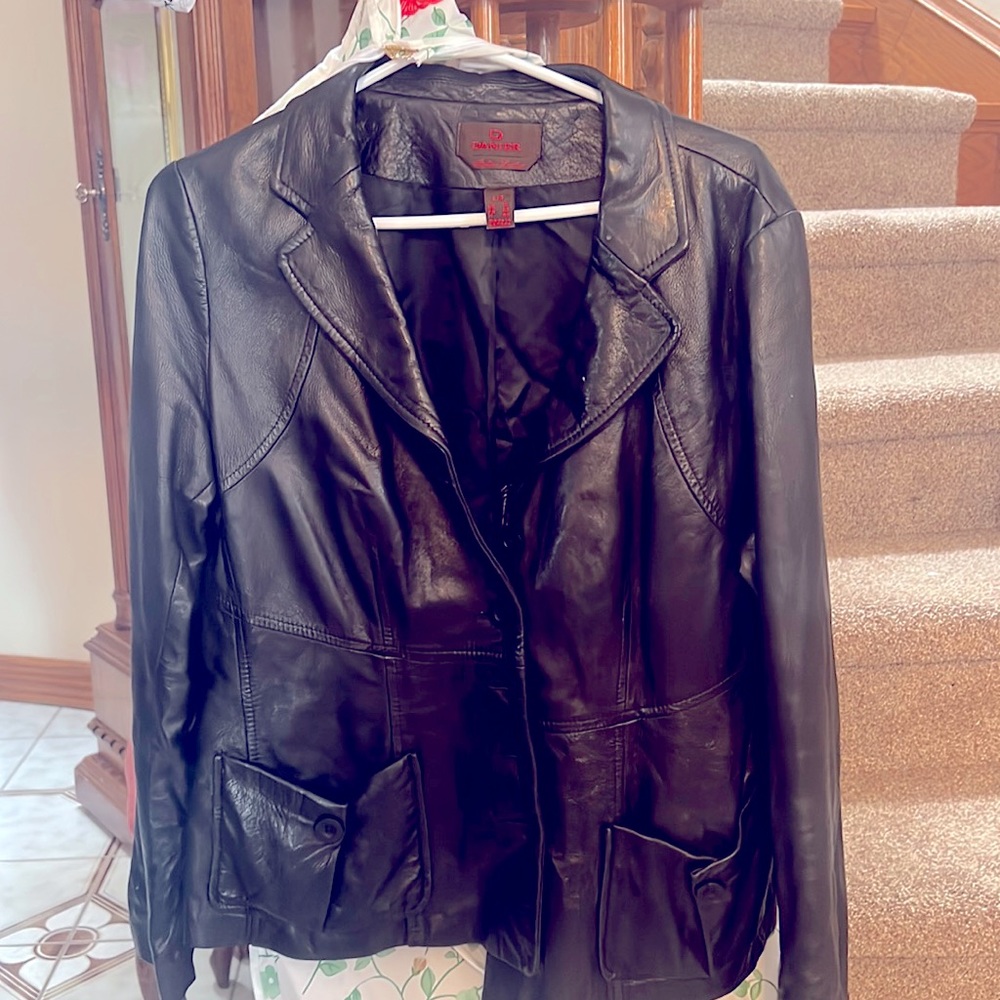 Daniel Italian  leather made in Canada